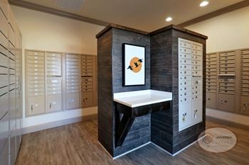 24-Hour package receiving lockers
